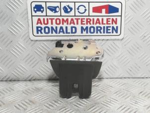 Gebrauchte Schließmechanik Heckklappe Audi A4 Avant (B9) 2.0 TFSI 16V g-tron Preis € 19,00 Mit Mehrwertsteuer angeboten von Automaterialen Ronald Morien B.V.