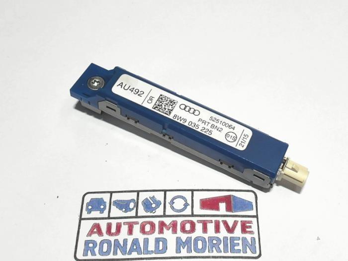 Używane Antena Audi A4 Avant (B9) 2.0 TFSI 16V g-tron Cena € 19,00 Z VAT oferowane przez Automaterialen Ronald Morien B.V.