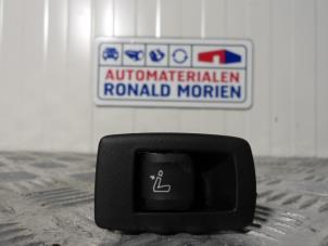 Used Electric seat switch BMW 5 serie Touring (G31) 523d 2.0 TwinPower Turbo 16V Price € 14,99 Inclusive VAT offered by Automaterialen Ronald Morien B.V.