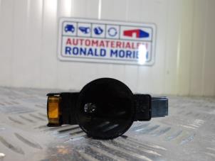 Used Rain sensor BMW 5 serie Touring (G31) 523d 2.0 TwinPower Turbo 16V Price € 68,99 Inclusive VAT offered by Automaterialen Ronald Morien B.V.
