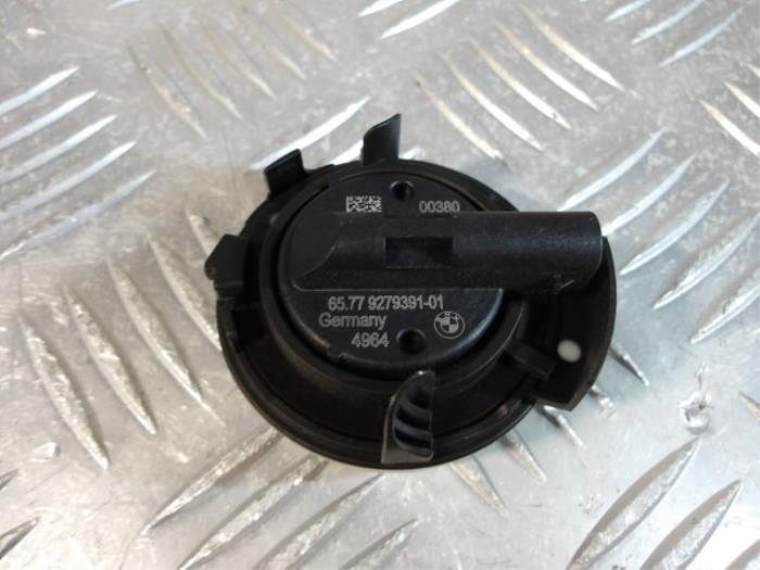Airbag sensor BMW 5 serie Touring 523d 2.0 TwinPower Turbo 16V 