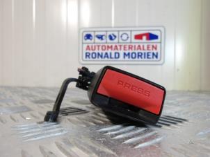 Used Rear seatbelt buckle, right BMW 5 serie Touring (G31) 523d 2.0 TwinPower Turbo 16V Price € 19,00 Inclusive VAT offered by Automaterialen Ronald Morien B.V.