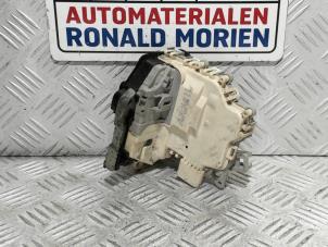 Used Rear door mechanism 4-door, right Audi Q5 (8RB) 2.0 TFSI 16V Hybrid Quattro Price € 29,00 Inclusive VAT offered by Automaterialen Ronald Morien B.V.