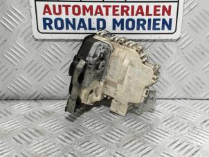 Usagé Serrure portière mécanique 4portes avant droite Audi Q5 (8RB) 2.0 TFSI 16V Hybrid Quattro Prix € 29,00 Prix TTC proposé par Automaterialen Ronald Morien B.V.