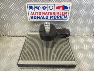 Usados Evaporador de aire acondicionado Volkswagen Golf VII (AUA) 1.6 TDI BlueMotion 16V Precio € 75,00 IVA incluido ofrecido por Automaterialen Ronald Morien B.V.