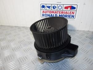 Used Heating and ventilation fan motor BMW 5 serie Touring (G31) 523d 2.0 TwinPower Turbo 16V Price € 95,00 Inclusive VAT offered by Automaterialen Ronald Morien B.V.