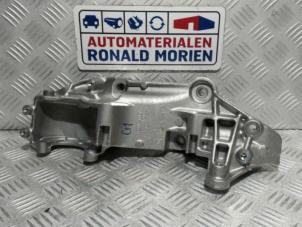 New Air conditioning bracket Renault Master IV (EV/HV/UV/VA/VB/VD/VF/VG/VJ) 2.3 dCi 125 16V FWD Price € 89,00 Inclusive VAT offered by Automaterialen Ronald Morien B.V.
