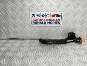 New Oil dipstick Renault Master IV (ML) 2.3 dCi 16V Price € 19,00 Inclusive VAT offered by Automaterialen Ronald Morien B.V.