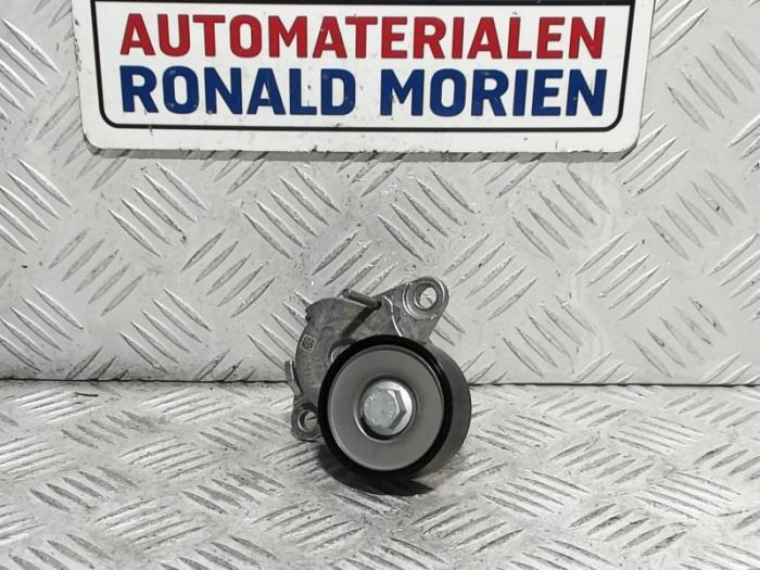 Nuevos Rodillo tensor correa múltiple Volkswagen Scirocco (137/13AD) 2.0 TSI 16V Precio € 34,99 IVA incluido ofrecido por Automaterialen Ronald Morien B.V.