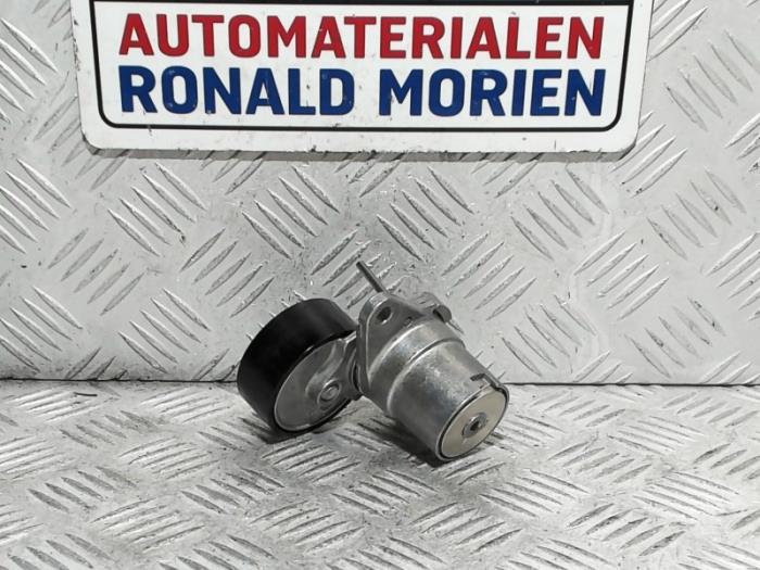 Drive belt tensioner from a Volkswagen Scirocco (137/13AD) 2.0 TSI 16V 2017