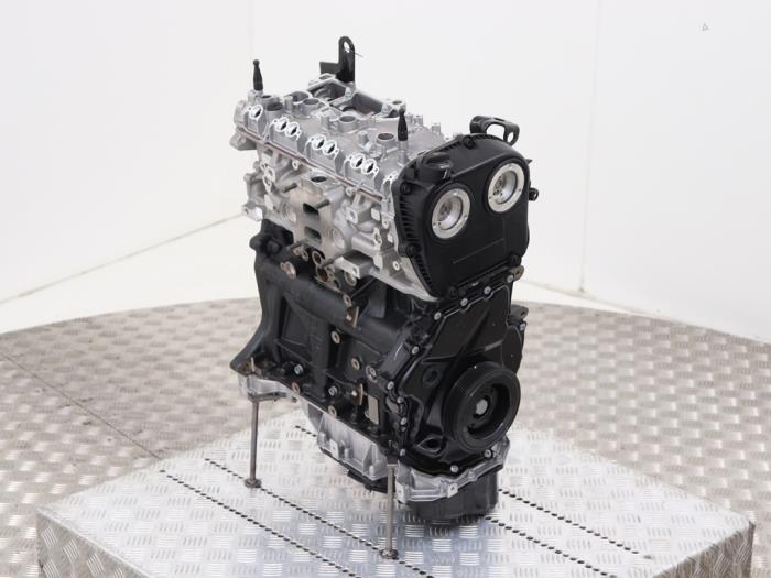 Engine from a Audi A4 Avant (B9) 2.0 45 TFSI Mild hybrid 16V 2017