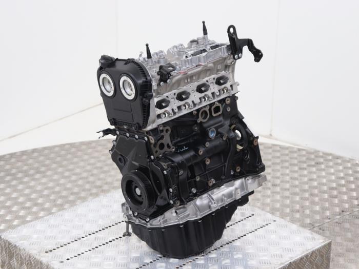 Engine from a Audi A4 Avant (B9) 2.0 45 TFSI Mild hybrid 16V 2017