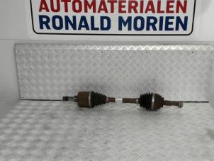 Usagé Arbre de transmission avant gauche Ford Mondeo V Wagon 2.0 TDCi 150 16V Prix € 175,00 Règlement à la marge proposé par Automaterialen Ronald Morien B.V.