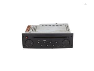 Used Radio CD player Renault Clio II (BB/CB) 1.6 16V Price € 39,00 Margin scheme offered by Automaterialen Ronald Morien B.V.