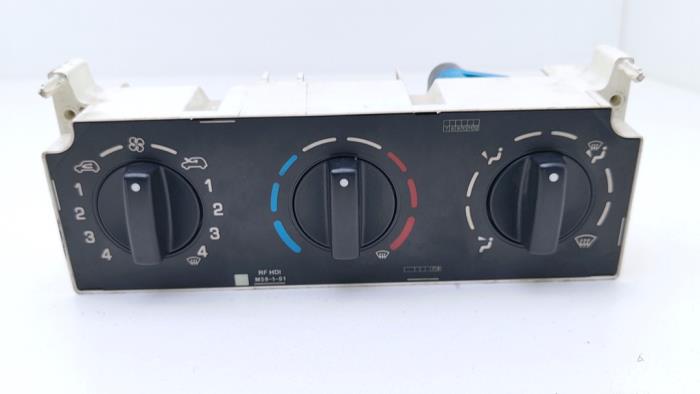 Usados Panel de control de calefacción Peugeot Partner 1.6 HDI 75 Precio € 15,00 Norma de margen ofrecido por Automaterialen Ronald Morien B.V.