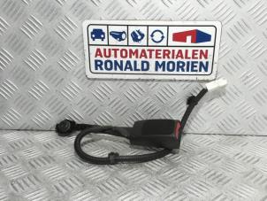 Gebrauchte Sicherheitsgurt Schließe links vorne Kia Niro I (DE) 1.6 GDI Hybrid Preis € 19,00 Margenregelung angeboten von Automaterialen Ronald Morien B.V.