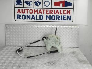 Usados Palanca de cambios Kia Niro I (DE) 1.6 GDI Hybrid Precio € 75,00 Norma de margen ofrecido por Automaterialen Ronald Morien B.V.