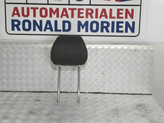 Używane Zaglówek Kia Niro I (DE) 1.6 GDI Hybrid Cena € 65,00 Procedura marży oferowane przez Automaterialen Ronald Morien B.V.