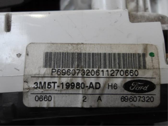 Panel de control de calefacción de un Ford Focus 2 1.6 TDCi 16V 90 2007