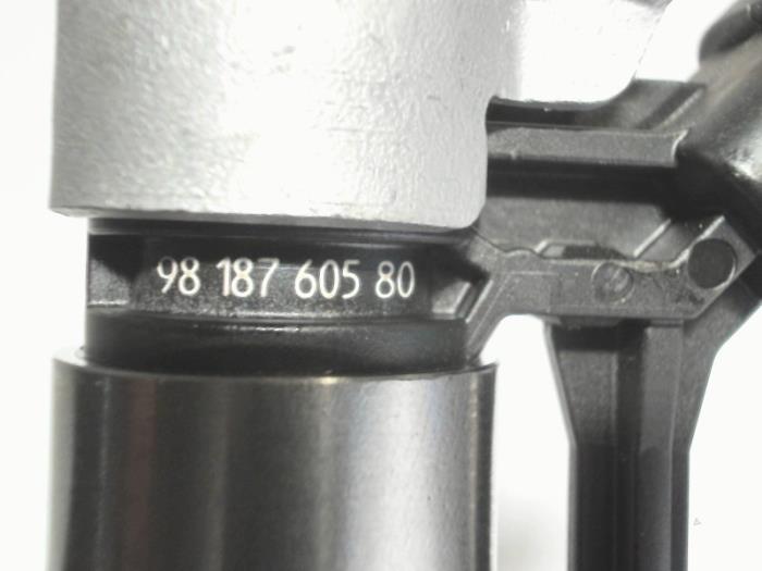 Inyector (inyección de gasolina) de un Peugeot 508 SW (F4/FC/FJ/FR) 1.6 16V PureTech 180 2020