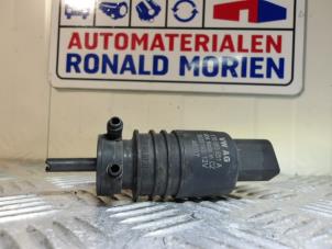 Used Front windscreen washer jet Audi A4 Price € 5,00 Margin scheme offered by Automaterialen Ronald Morien B.V.