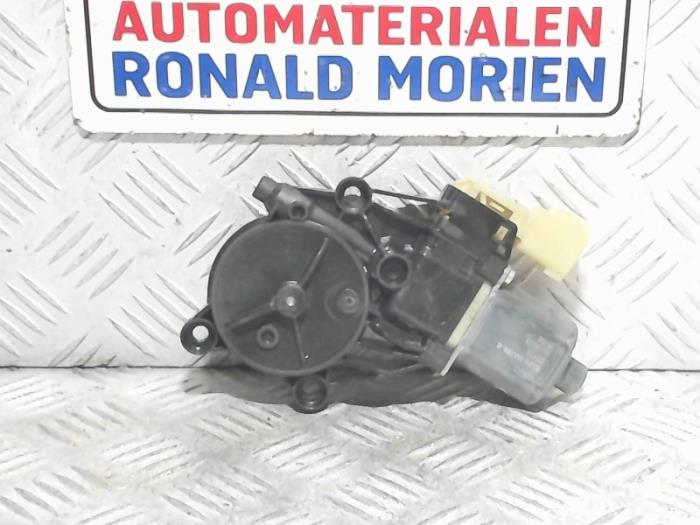 Usados Motor de ventanilla de puerta Ford Fiesta 6 (JA8) 1.0 EcoBoost 12V 100 Precio € 25,00 Norma de margen ofrecido por Automaterialen Ronald Morien B.V.