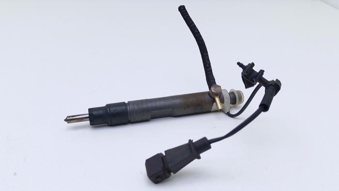 Usagé Injecteurs Volkswagen Golf IV (1J1) 1.9 SDI Prix € 30,25 Prix TTC proposé par Automaterialen Ronald Morien B.V.