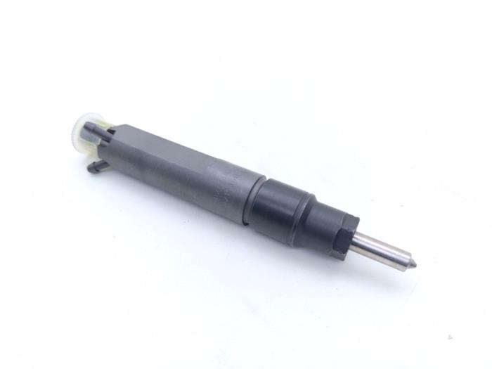 Neuf Injecteurs Volkswagen Golf IV (1J1) 1.9 SDI Prix € 25,00 Prix TTC proposé par Automaterialen Ronald Morien B.V.