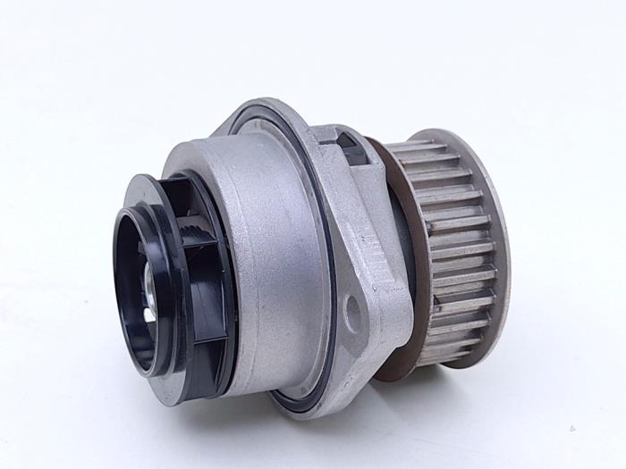 Nya Vattenpump Volkswagen Golf IV (1J1) 1.9 SDI Pris € 39,00 Inklusive moms erbjuds av Automaterialen Ronald Morien B.V.