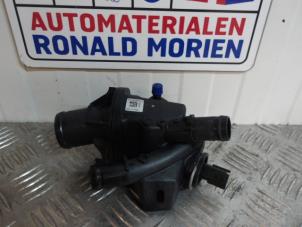 Nowe Obudowa termostatu Renault Master IV (ML) 2.3 dCi 16V Cena € 30,00 Z VAT oferowane przez Automaterialen Ronald Morien B.V.