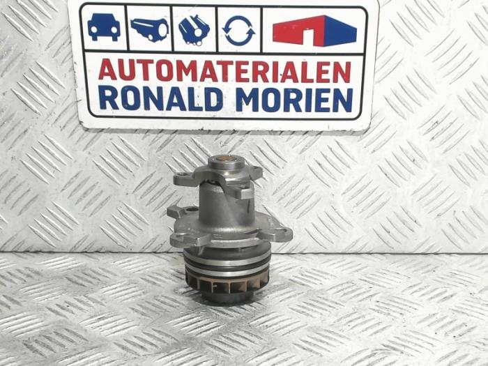 Używane Pompa wodna Renault Master III (JV) 2.3 Energy dCi 180 Twin Turbo 16V FWD Cena € 75,00 Z VAT oferowane przez Automaterialen Ronald Morien B.V.