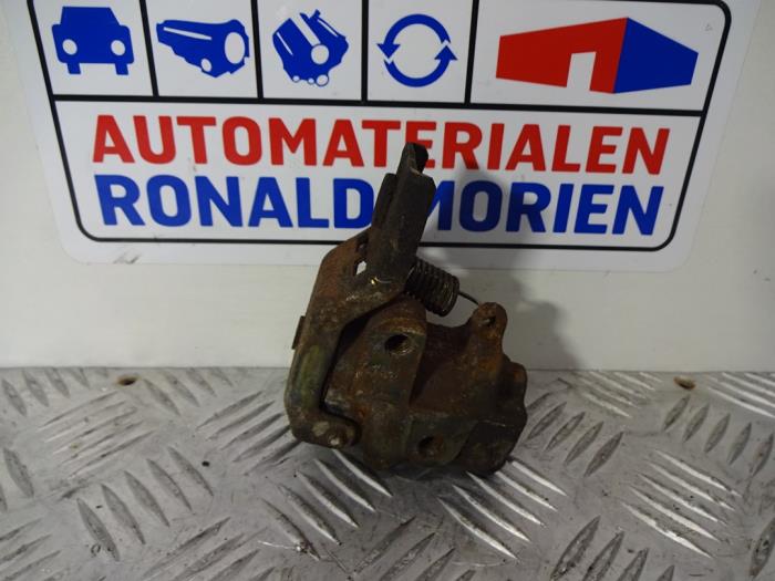 Begagnade EBD-system Volkswagen LT II 2.5 TDi Pris € 35,00 Marginaltabell erbjuds av Automaterialen Ronald Morien B.V.