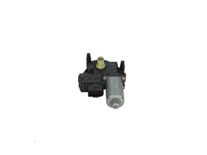 Usados Motor de ventanilla de puerta Audi RS 4 Avant (B5) RS4 2.7 30V Biturbo Precio € 20,00 Norma de margen ofrecido por Automaterialen Ronald Morien B.V.