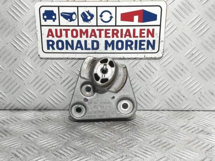 Usagé Support moteur Volkswagen Golf VII (AUA) e-Golf Prix € 19,00 Règlement à la marge proposé par Automaterialen Ronald Morien B.V.