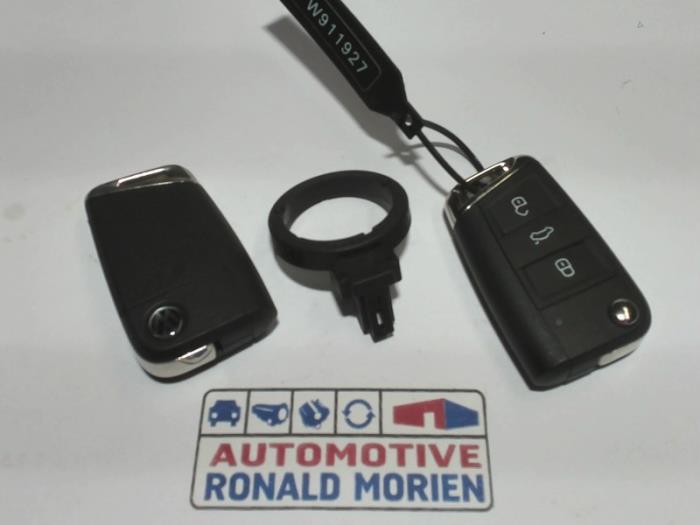 Używane Modul immobilizera Volkswagen Golf VII (AUA) e-Golf Cena € 45,00 Procedura marży oferowane przez Automaterialen Ronald Morien B.V.