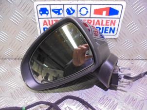Used Wing mirror, left Audi A1 Sportback (8XA/8XF) 1.6 TDI 16V Price € 95,00 Inclusive VAT offered by Automaterialen Ronald Morien B.V.