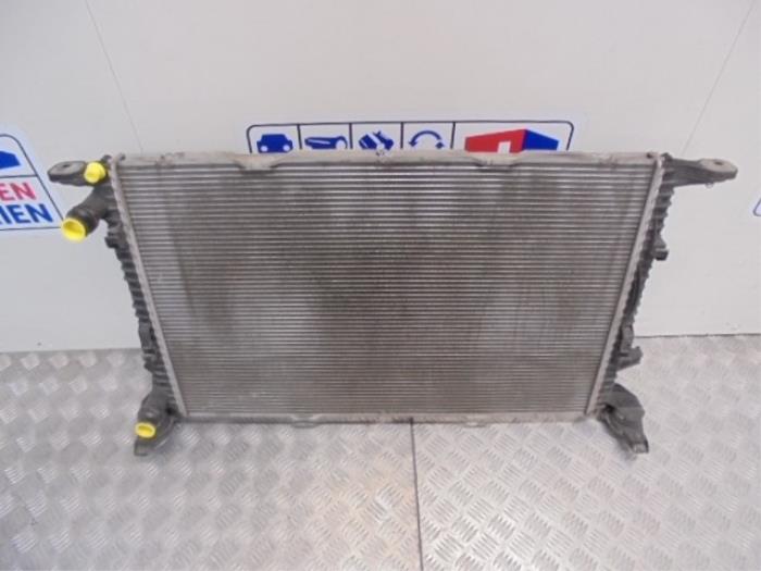 Usagé Radiateur Audi Q3 (8UB/8UG) 2.0 16V TFSI 170 Quattro Prix € 50,00 Prix TTC proposé par Automaterialen Ronald Morien B.V.