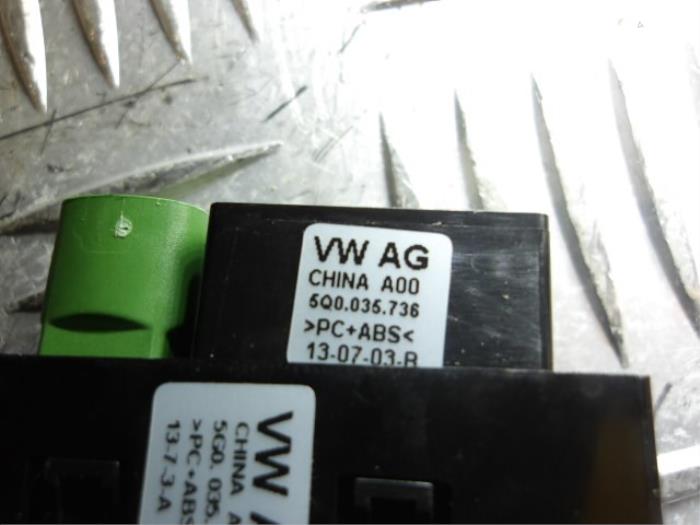 Multimedia connection from a Volkswagen Golf VII (AUA) 1.4 TSI 16V 2013