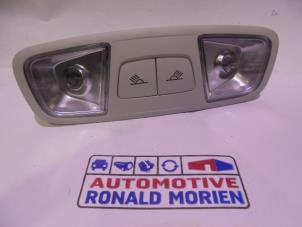 Używane Oswietlenie wewnetrzne tyl Audi Q3 (8UB/8UG) 2.0 16V TFSI 170 Quattro Cena € 25,00 Z VAT oferowane przez Automaterialen Ronald Morien B.V.