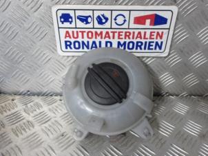 Używane Zbiornik rozprezny Volkswagen Golf VII (AUA) 1.4 GTE 16V Cena € 15,00 Procedura marży oferowane przez Automaterialen Ronald Morien B.V.