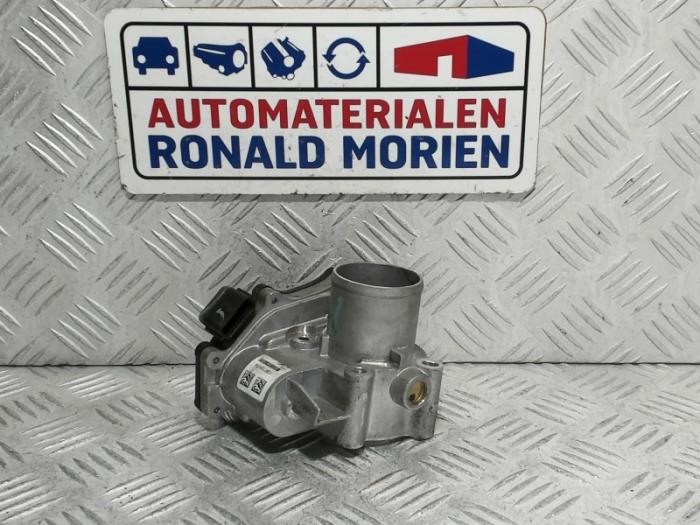 Throttle body from a Renault Master IV (FV) 2.3 dCi 150 16V FWD 2019