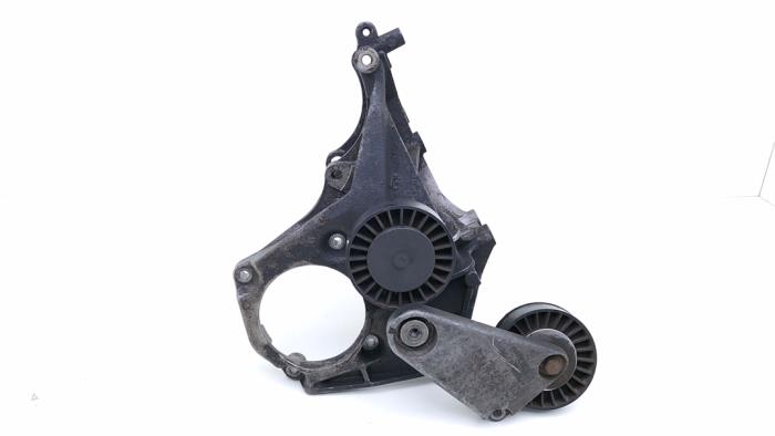 Gebrauchte Dynamostütze oben Volkswagen Corrado 1.8 G60 Preis € 95,00 Margenregelung angeboten von Automaterialen Ronald Morien B.V.