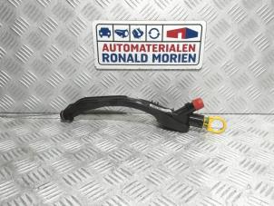 New Oil dipstick Renault Master IV (MA/MB/MC/MD/MH/MF/MG/MH) 2.3 dCi 150 16V Price € 19,00 Inclusive VAT offered by Automaterialen Ronald Morien B.V.