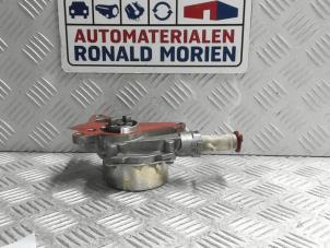 Nuevos Bomba de vacío de servofreno Renault Master IV (FV) 2.3 dCi 110 16V FWD Precio € 95,00 IVA incluido ofrecido por Automaterialen Ronald Morien B.V.