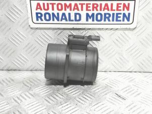 Usados Medidor de flujo de aire Volkswagen Golf VIII (CD1) 2.0 TDI BlueMotion 16V Precio € 40,00 IVA incluido ofrecido por Automaterialen Ronald Morien B.V.