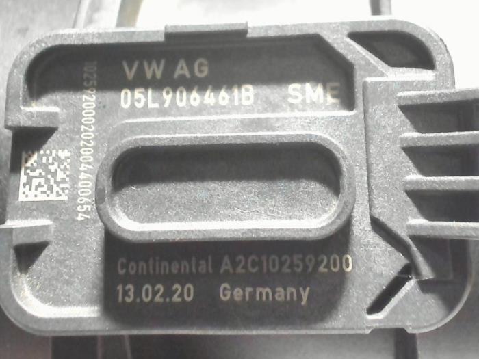 Débitmètre d'un Volkswagen Passat Variant (3G5) 2.0 TDI 16V 150 2020