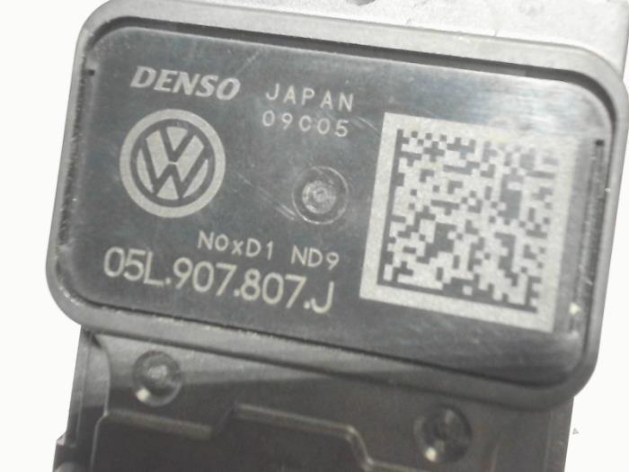 Capteur NOx d'un Volkswagen Passat Variant (3G5) 2.0 TDI 16V 150 2020