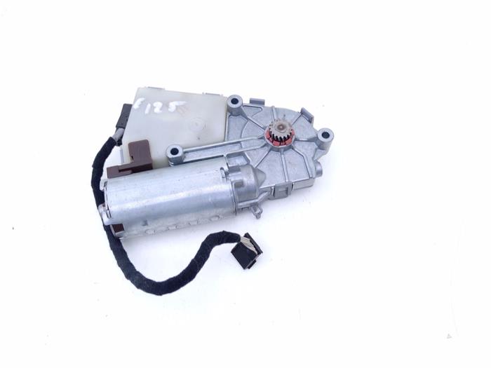 Gebrauchte Schiebedach Motor Audi A6 Quattro (C6) 3.0 TDI V6 24V Preis € 35,00 Margenregelung angeboten von Automaterialen Ronald Morien B.V.