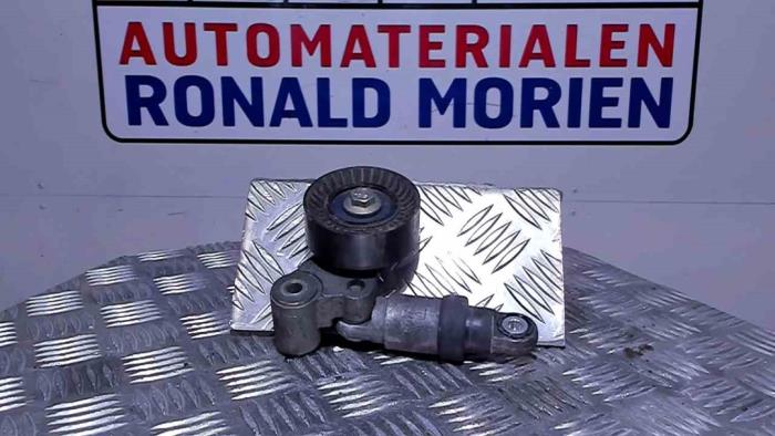 Usados Rodillo tensor correa múltiple BMW 3 serie (E92) M3 4.0 V8 32V Precio € 20,00 Norma de margen ofrecido por Automaterialen Ronald Morien B.V.