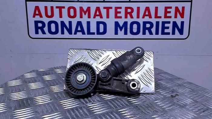 Usados Rodillo tensor correa múltiple BMW 3 serie (E92) M3 4.0 V8 32V Precio € 20,00 Norma de margen ofrecido por Automaterialen Ronald Morien B.V.
